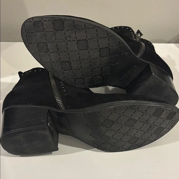 Women's Black Ankle Boots - Picture 4 of 5